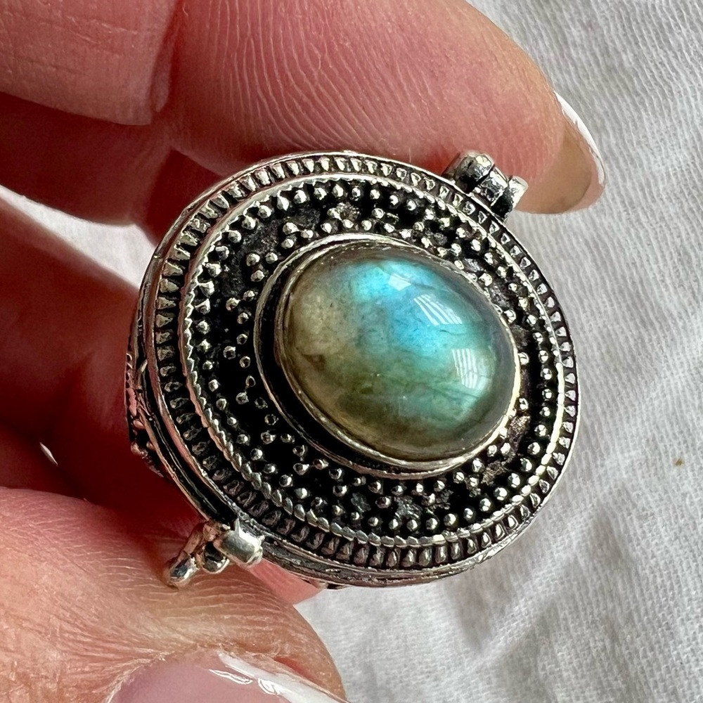 925 Flash Labradorite Poison Locket Ring 7